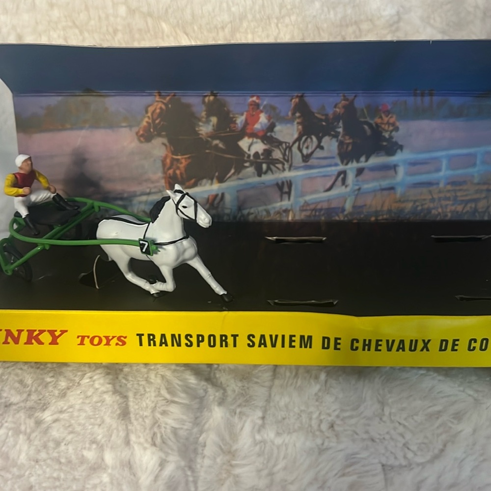 ATLAS DINKY TOYS  571 TRANSPORT SAVIEM DE CHEVAUX DE COURSES